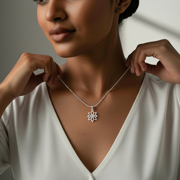 950 Silver Blooming Flower Necklace